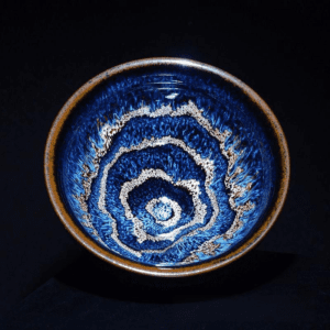 porcelain-tea-cups-snow-mountain-up