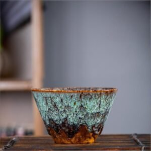 tenmoku-glaze-cup-tea-reverie-season-greenright.jpg
