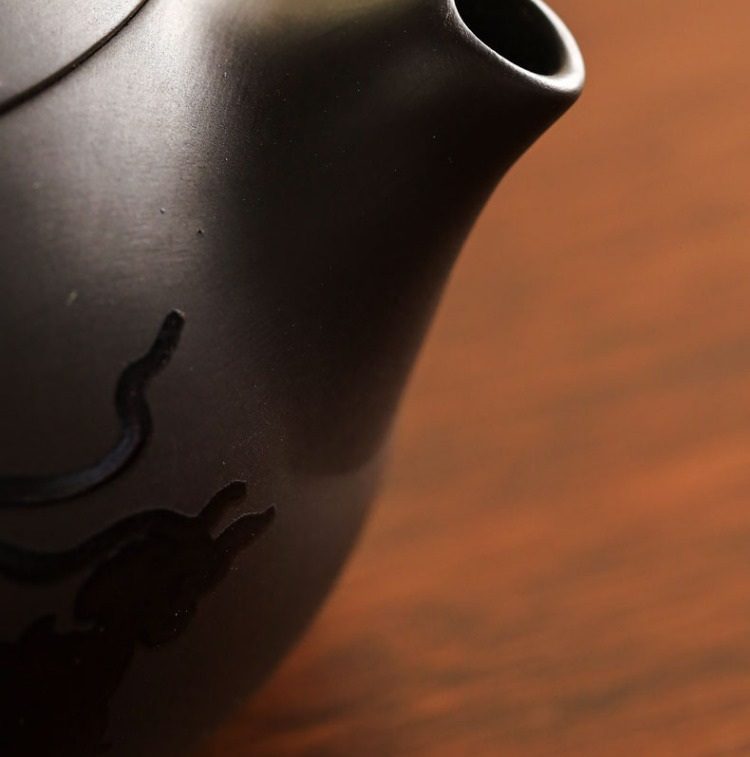 vintage-brown-teapot-chinese-color changing dragon and phoenix-front