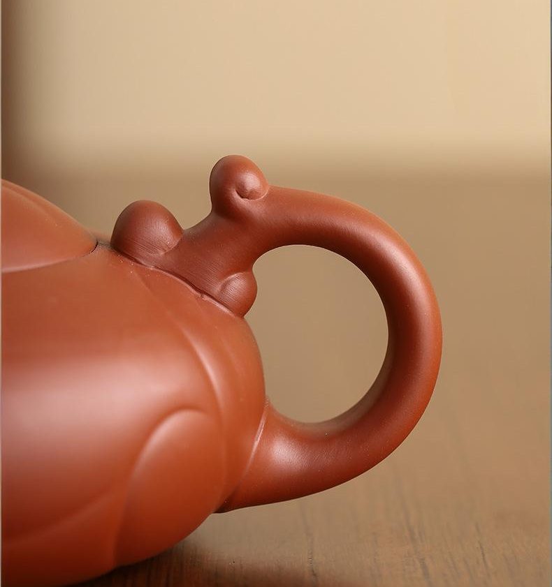 vintage-brown-teapot-chinese-prosperity-dragon-handle.jpg vintage-brown-teapot-chinese-prosperity-dragon-handle.jpg