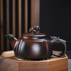vintage-brown-teapot-yixing-teapot-onyx-guardian-ondesk