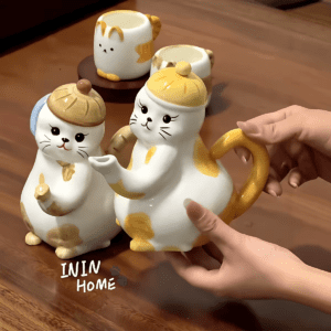porcelain tea cups cartoon teapot cat teapot inhand